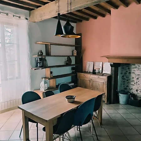Dans Un Village Des Pyrenees