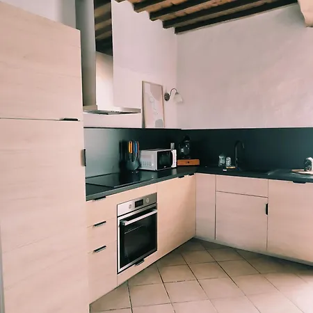 Dans Un Village Des Pyrénées